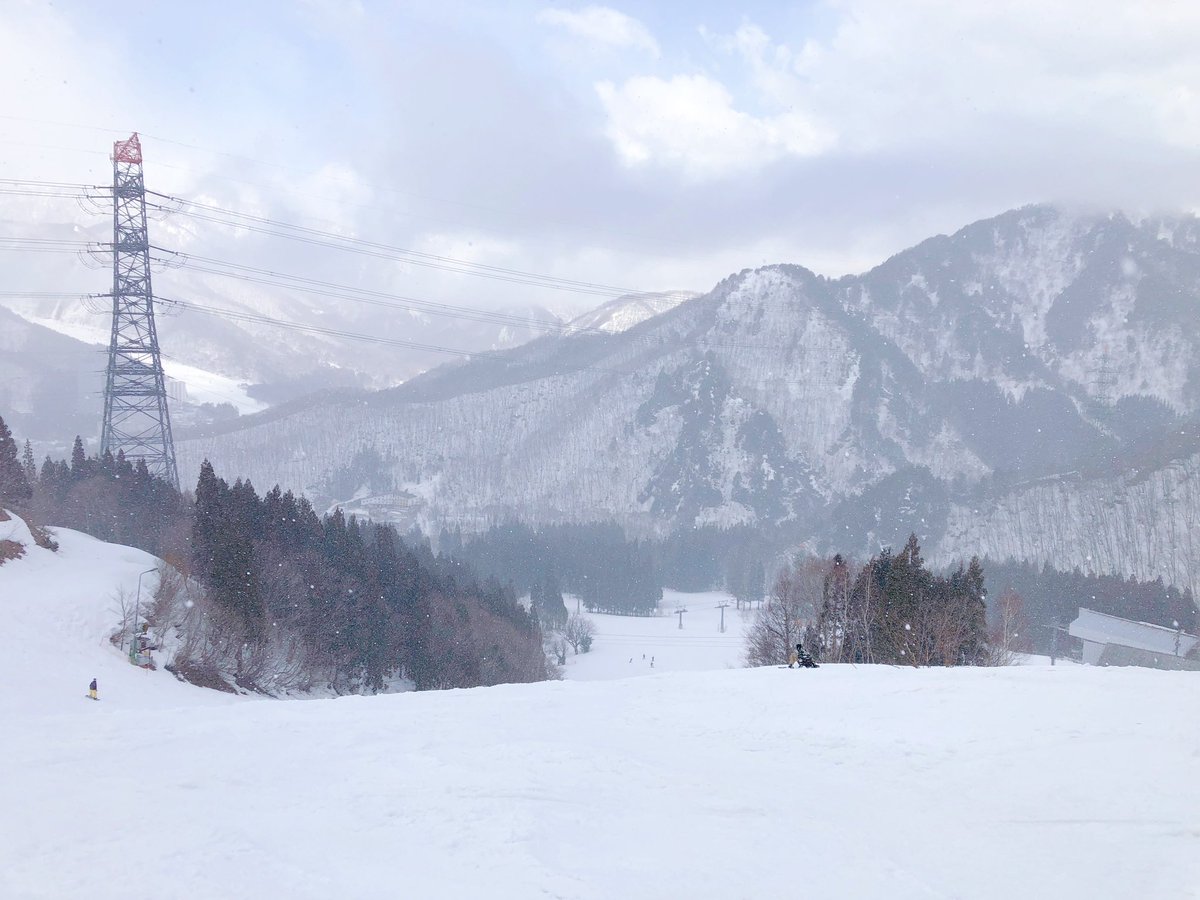 週末日帰りだったけど楽しすぎた！
でも1年ぶりのブーツで丸一日滑ったから足が...😇