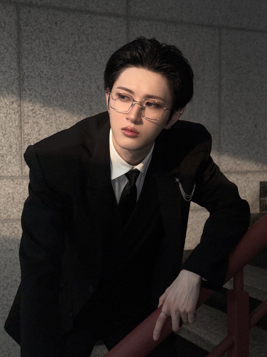 XODIAC_MEMBERS's tweet image. [#리오] 

한 달 동안 많이 고생했어
막방까지 응원 해서 고마워🖤

#XODIAC #소디엑 #LEO #리오