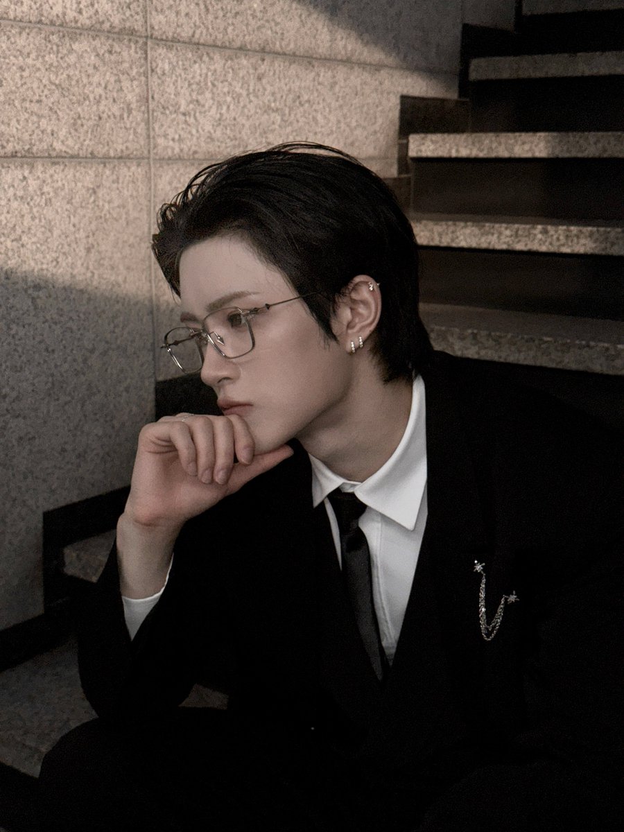 XODIAC_MEMBERS's tweet image. [#리오] 

한 달 동안 많이 고생했어
막방까지 응원 해서 고마워🖤

#XODIAC #소디엑 #LEO #리오