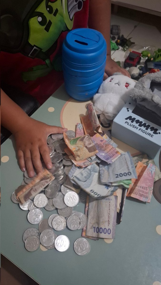 Makasih banyak Kak <a href="/sentbypaca/">PLAVE INA GO sentbypaca | @ after dm</a> udah pulangin Muhmo gembrot..

Anakku nabung udah lama pengen Muhmo. Sabar banget nungguin bestienya terbang dari Korea.

Pas Muhmo dateng sampe bilang, "Ini hari terbaik aku, karena aku akhirnya ketemu Muhmo."