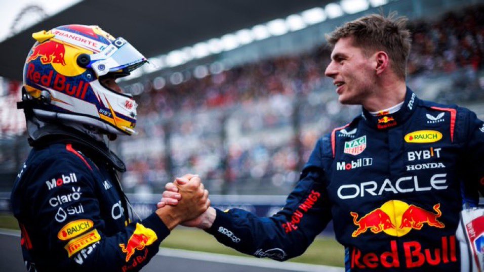 MateoChequista's tweet photo. Cada dia que pasa se agranda lo que hizo este chad en Abu Dhabi 2021.

Uno no pudo defenderse de Norris, el otro le hizo perder 11 segundos a Hamilton… https://t.co/IKP70FAaIp