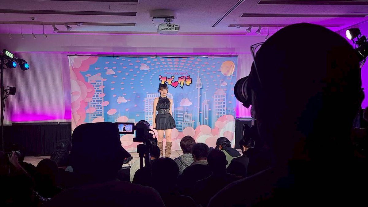 ライブありがとうございました〜！！✨️✨️
今日で３回目のソロスペ！！
アイナ・ジ・エンドさんの「革命道中」どうでしたか〜！？

手拍子、応援してくれた方、ありがとうございました！🙇

次回もよろしくお願いします🥰
#中1 #夢アドシトロン #ライブ #ありがとうございました #可愛い