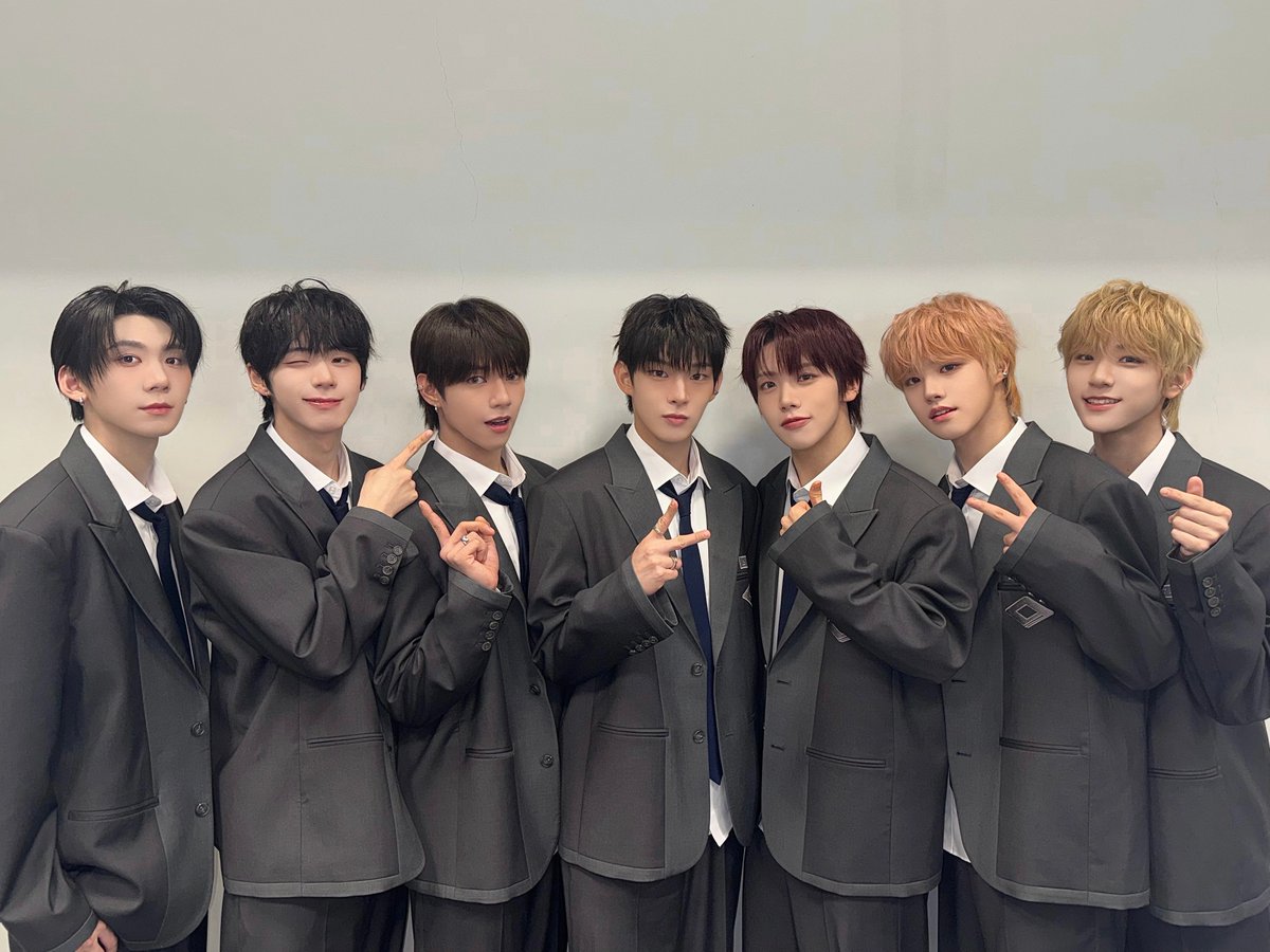 AHOF_official's tweet photo. [📸] 251207 ACON 2025 완료✨

포하들 덕분에 행복했던 이틀💕 우리 다음에 또 봐요😍

#AHOF #아홉 https://t.co/WXK9BBqlwh
