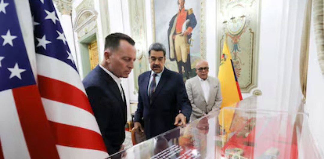 "Estados Unidos está buscando generar presión para detener a los militares venezolanos", <a href="/JoseColinaP/">Jose Antonio Colina</a>,  militar retirado de las Fuerza Armada Nacional Venezolana (FANB) y analista político por <a href="/Laoncediez/">La Once Diez</a>