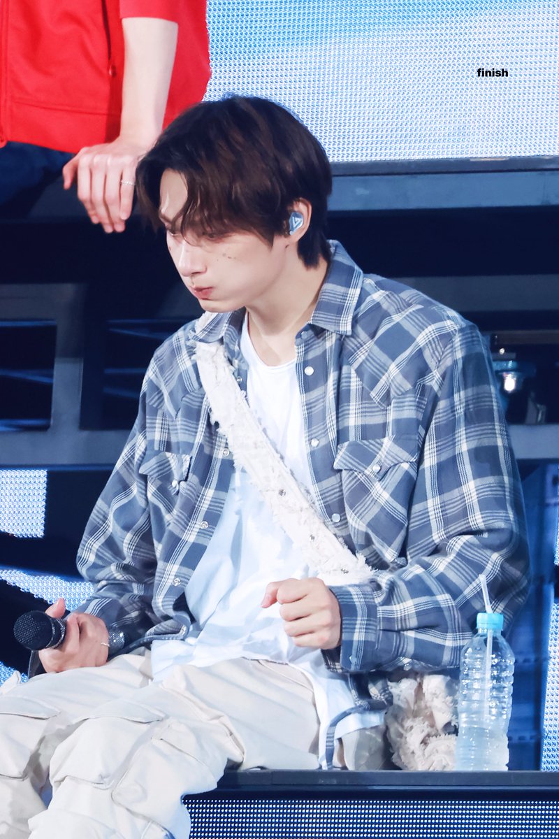 finish0610's tweet photo. 251207

#준 #JUN #문준휘 #ジュン #文俊辉 #세븐틴 #SEVENTEEN https://t.co/64wrqprATK