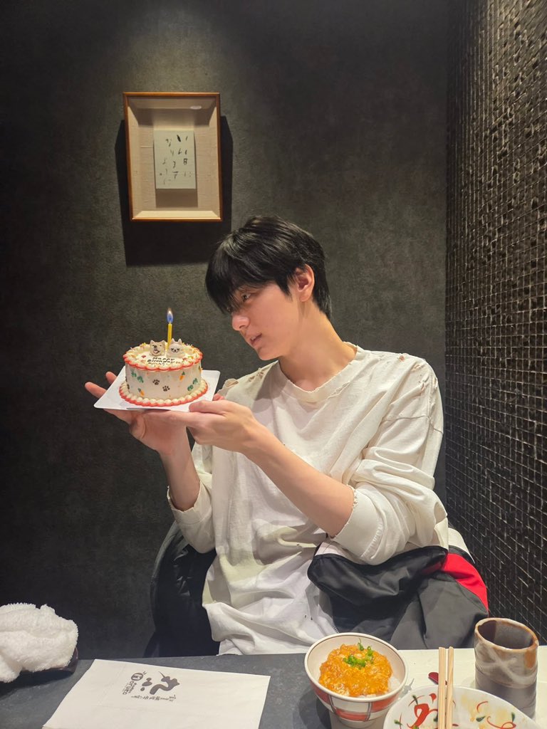 soobrina thinker tweet media