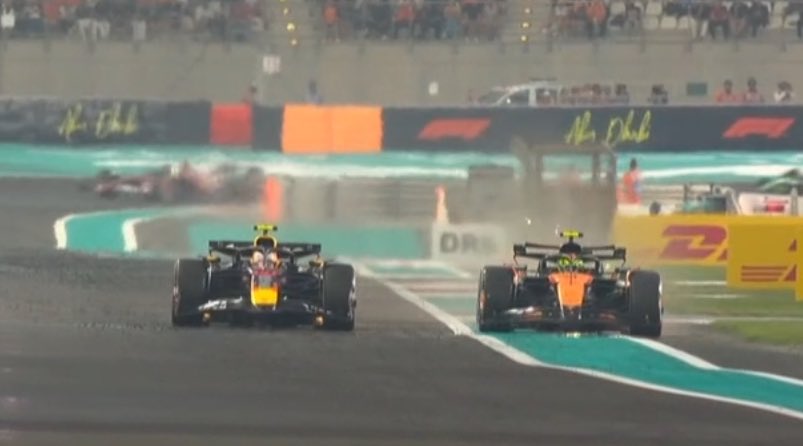 Os prometo que estoy intentado ser imparcial y no puedo comprender cómo esté adelantamiento es legal.

Estoy convencido que en cualquier otro contexto, Norris hubiese sido sancionado.

A Vettel lo penalizaron con 5s por esté adelantamiento a Grosjean.

Juzguen vosotros mismos.