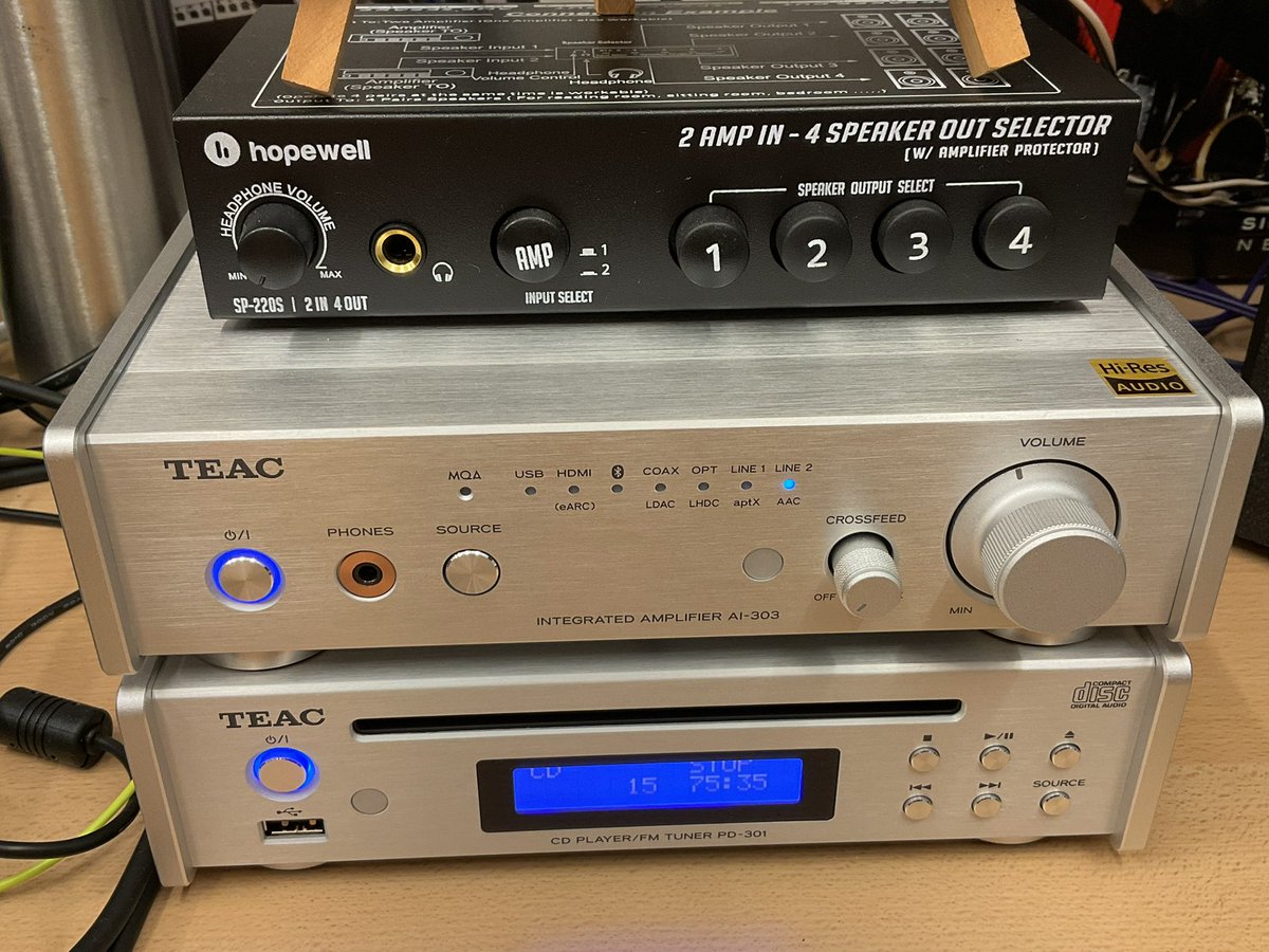 KTM819O4's tweet photo. #SimonAndGarfunkel #KORG #handytraxxtube #TEAC #AI303 #JBL #STAGE240B 
20代にあっさりレコードからCDに切り替えて
60代になってまた聴いています！
レコードとCDを聴き比べて違いが判るかっていうと
まず判らないなぁ〜 https://t.co/pMVO0TAbHJ