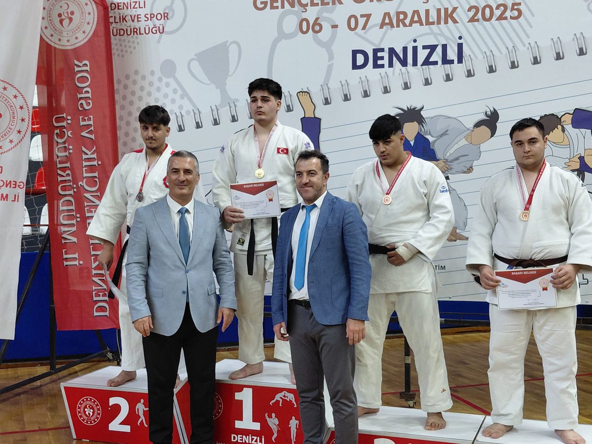 ahmetkambur26's tweet image. Denizli ilinde yapılan Okul sporları 2025 2026 Eğitim,Öğretim yılı Judo Gençler Grup Müsabakalarında İlimiz Sporcuları 
+90 Kg Mehmet Yiğit Atmaca 3. 🇹🇷
57 kg da Tuana KAMBUR 3.🇹🇷 
50 kg da Utku ÖZDEMİR 5.🇹🇷 
60 kg da Mustafa Kemal ERGÜN 5. 🇹🇷 olmuştur. @turkjudo