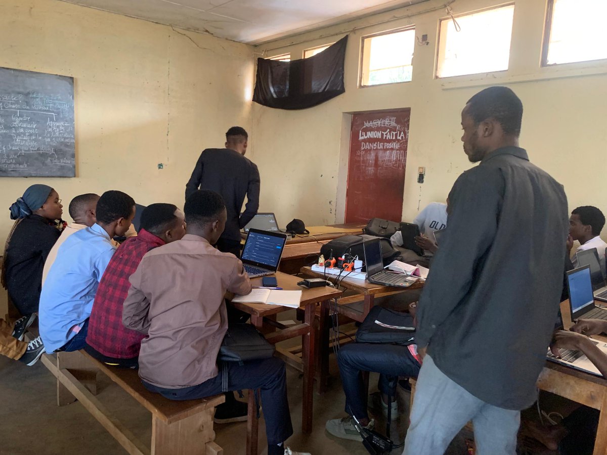 🚀 Semaine 1 du #learningchallenge validée !
​📱 Flutter : Familiarisation complète avec l'écosystème. Les bases sont là !
​💻 Web : Maîtrise du HTML et des outils essentiels pour démarrer dans le dev web.
À la prochaine, S2🔥
#gdgoncispbkv #GDGkivu  <a href="/googledevs/">Google for Developers</a> <a href="/GdgKivu/">GDG Kivu #BuildWithAIKivu2026</a> <a href="/Google/">Google</a>