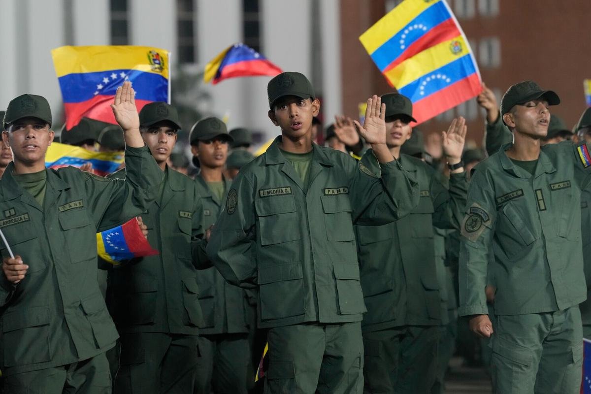 "La mayoría de los militares que se oponen a Nicolás Maduro están exiliados" <a href="/JoseColinaP/">Jose Antonio Colina</a> en #CorresponsalesenLínea <a href="/CenLinea/">CorresponsalesOk</a> por laoncediez.buenosaires.gob.ar