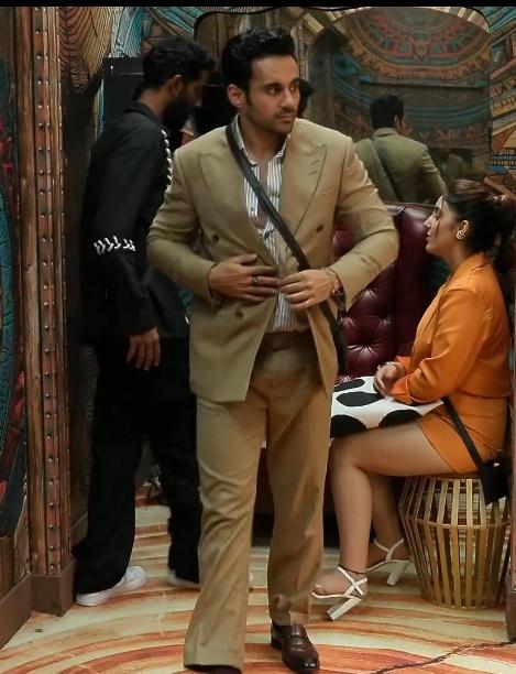 He was the reason for the trp of this season. 

People started taking interest in this season because of him. 

AUDIENCE WINNER ABHISHEK

BB19 ABHISHEK BAJAJ SEASON