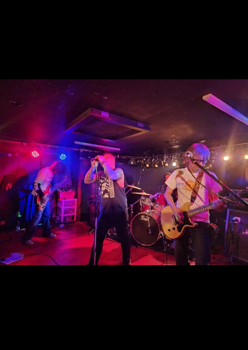 jelloasphalt's tweet image. .
2025.12.06  名古屋RED DRAGON
DEAD CHAIN 忘年会SP
AXE HELVETEと共にお誘いありがとうございました！2025年最後のライブ、楽しい夜が過ごせました。
また来年もどうぞよろしく

#asphalthiroshima  #asphaltjapan  #axehelvete  #deadchain  #アスファルト広島