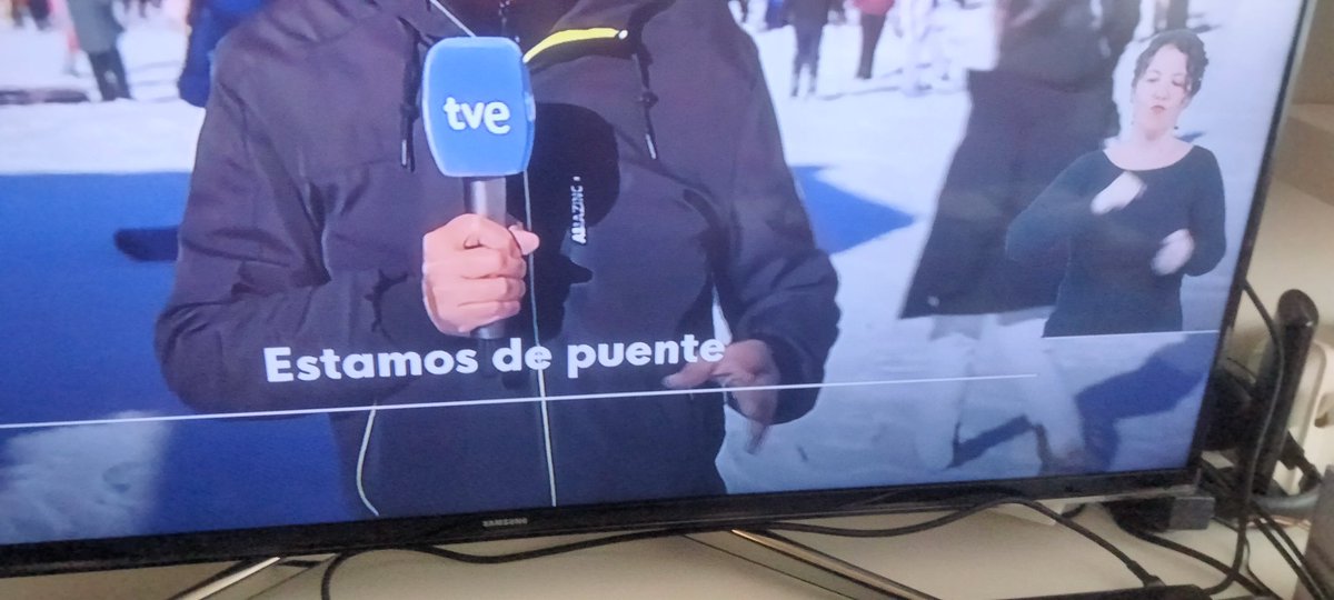 No por mucho repetir la mentira se convierte en verdad. "Estamos de puente", 10 minutos de telediario en <a href="/La1_tve/">La 1</a> . 3 días de fiesta no son puente: sábado, domingo y lunes. ¿Dónde está el puente?