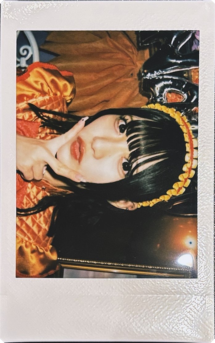 マジで感動した。 チェキを画像取り込んだらこんな感じになっちゃった