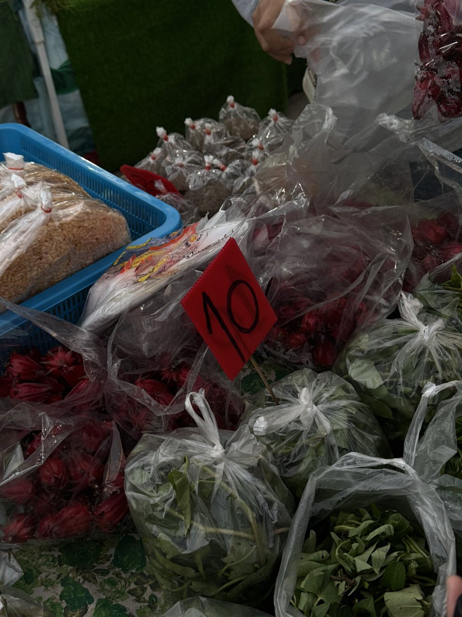 PRAPRNON's tweet image. good food