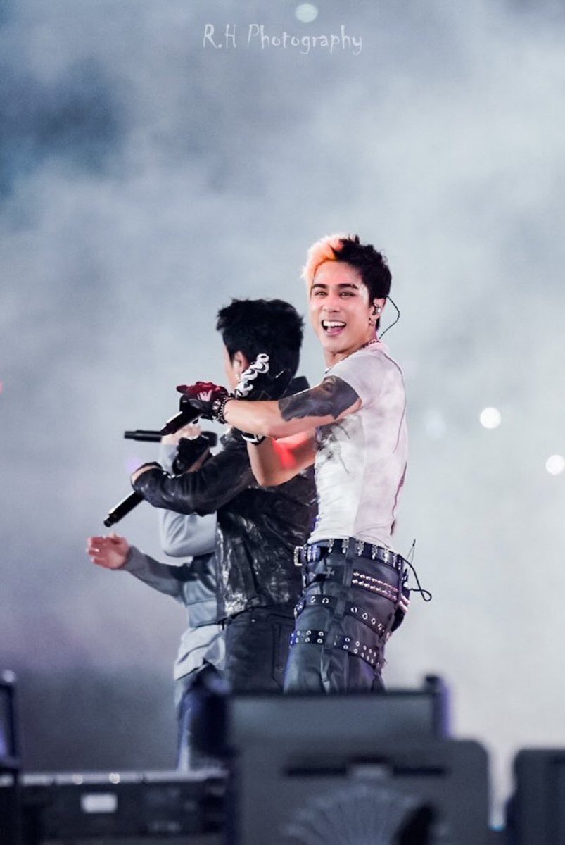 Josh???? Grabe ka tonight! 

SB19 ACONic PERFORMANCE
<a href="/SB19Official/">SB19 Official</a> #SB19
#SB19_ACON2025
#SB19atAsiaArtistAwards2025
#JOSHCULLEN  <a href="/JoshCullen_s/">JOSH CULLEN</a> 
#SB19_JOSH