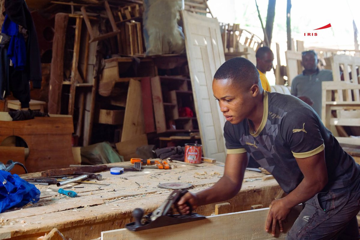 IrisNews_'s tweet image. 🔁 Retour sur notre tournée à Butanyerera, au nord du #Burundi, avec le @PAEEJ_Burundi, l’initiative gouvernementale lancée en 2020 pour lutter contre le chômage des jeunes.

👀 Focus sur les projets des bénéficiaires rencontrés cette semaine. Thread ⬇️