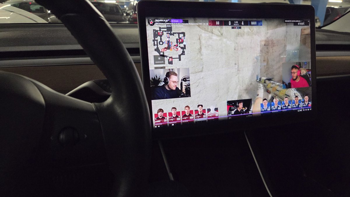 skimmoest tweet media