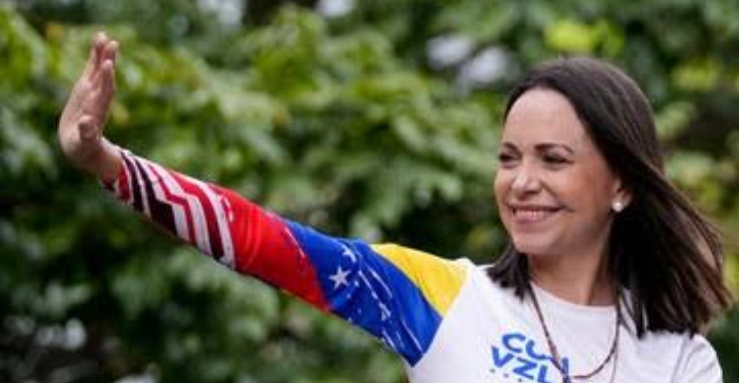 "Si María  Corina Machado va a recibir el premio Nobel, en ese mismo momento comenzarìa su exilio" <a href="/JoseColinaP/">Jose Antonio Colina</a> en <a href="/CenLinea/">CorresponsalesOk</a> por <a href="/Laoncediez/">La Once Diez</a>