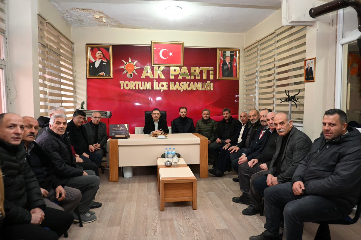 Selami__Altinok's tweet photo. 📍 AK Parti Tortum İlçe Başkanlığı

AK Parti Erzurum İl Başkan Yardımcımız Halil Ergün, Pasinler Belediye Başkanımız Ünsal Sertoğlu ve Tortum Belediye Başkanımız Muammer Yiğider ile birlikte Tortum İlçe Başkanımız Hasan Yazıcı ve kıymetli teşkilat mensuplarımızı ziyaret ettik.

Birlik, dayanışma ve hizmet aşkıyla yürüttüğümüz çalışmalarımızda Tortum teşkilatımızın gayreti, heyecanı ve samimiyeti bizlere güç veriyor.

Şehrimiz ve ilçelerimiz için aynı hedefe omuz omuza yürümeye; hemşehrilerimizin taleplerine çözüm üretmeye devam edeceğiz.