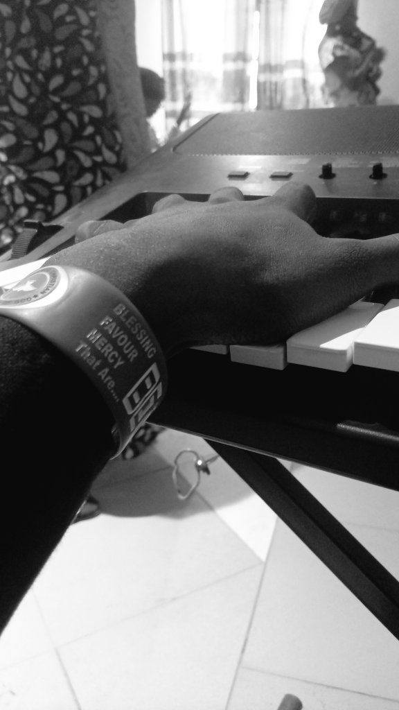 codewithpdev's tweet image. &quot;Sundays aren’t a routine — they’re a refueling.&quot;

&quot;Those that wait upon the Lord shall renew their strength...&quot; — Isaiah 40:31 ✨🕊️

Happy Sunday Loved Ones 🥰🌚💓

#RCCG #HGC2025 #sundayvibes