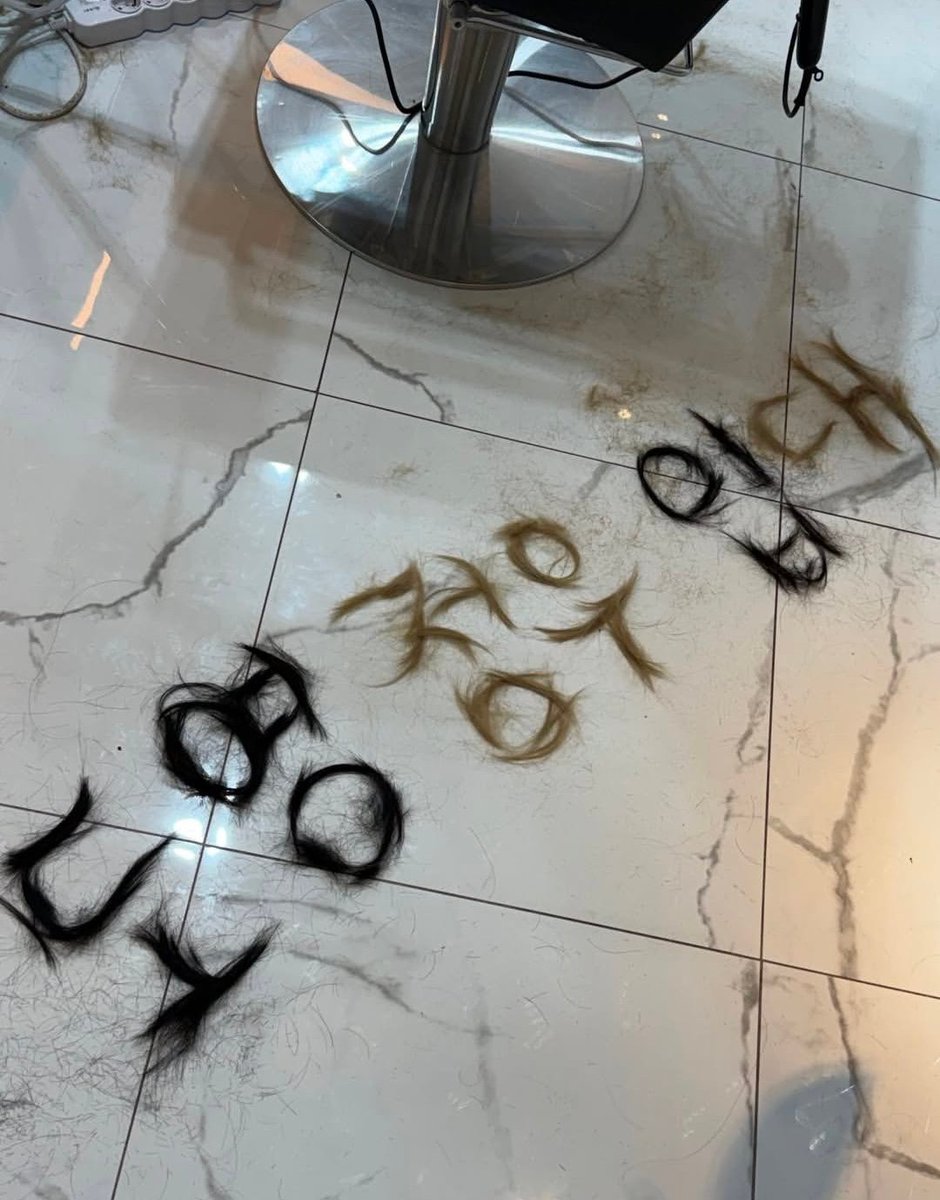 DOYOUNG AND JUNGWOO ALREADY SHAVED THEIR HEADS 😭😭😭

"DOYOUNG JUNGWOO ENLISTMENT"