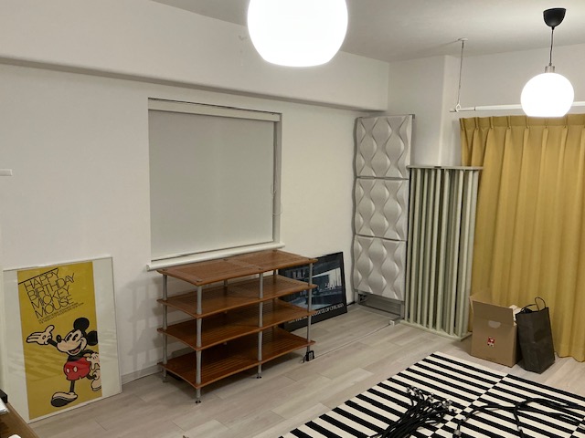 12月07日、
息子/娘/孫たちに手伝ってもらって、
603（オーディオの部屋）から501（住まい）へ、けっこう運びました。603から粗大ゴミ出しました。
住まいのココで小さくオーディオをする予定です。