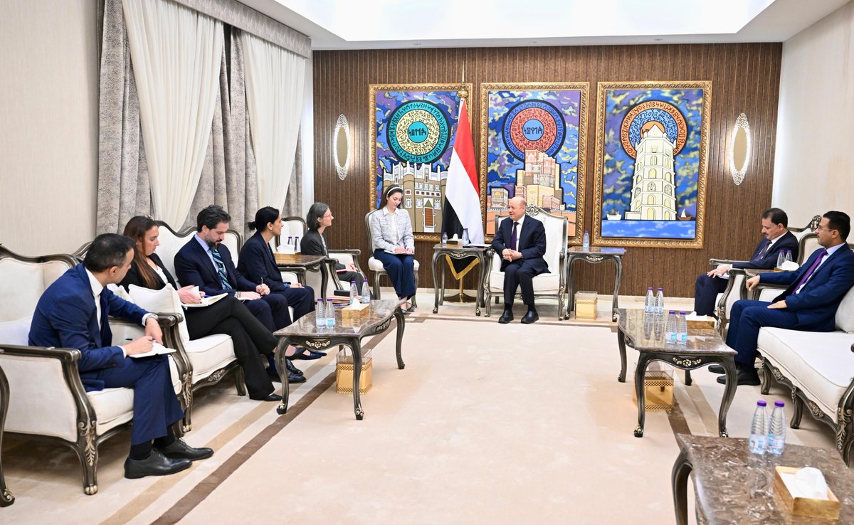 BashaReport's tweet image. President Rashad Al-Alimi @PresidentRashad  met with (UNSC, #P3) @UKinYemen @abda_sharif, French Ambassador @corm_kammoun, and
@USEmbassyYemen @JRPeccia to discuss recent developments in eastern Yemen, especially Hadramawt and A-Mahra. He expressed appreciation for their