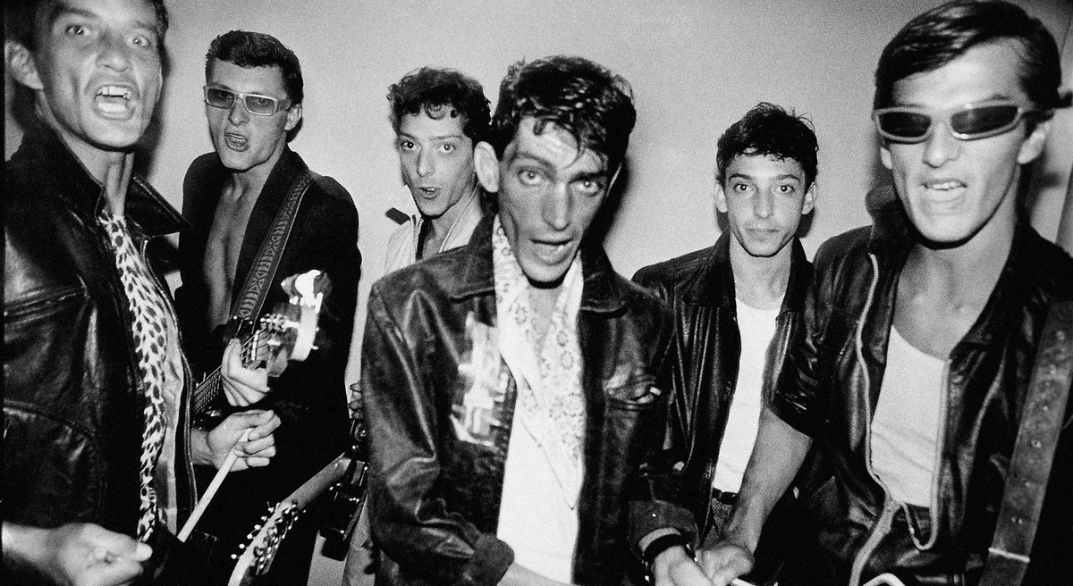 ntatradio's tweet photo. Un 10 de diciembre de 1983, Virus lanzaba Agujero interior, el disco que llevó a la banda a otro nivel y marcó al rock argentino.

Vanguardia, libertad y estilo en su máxima expresión.

🎧 ¿Tu tema favorito? https://t.co/h7S1fSdE3t