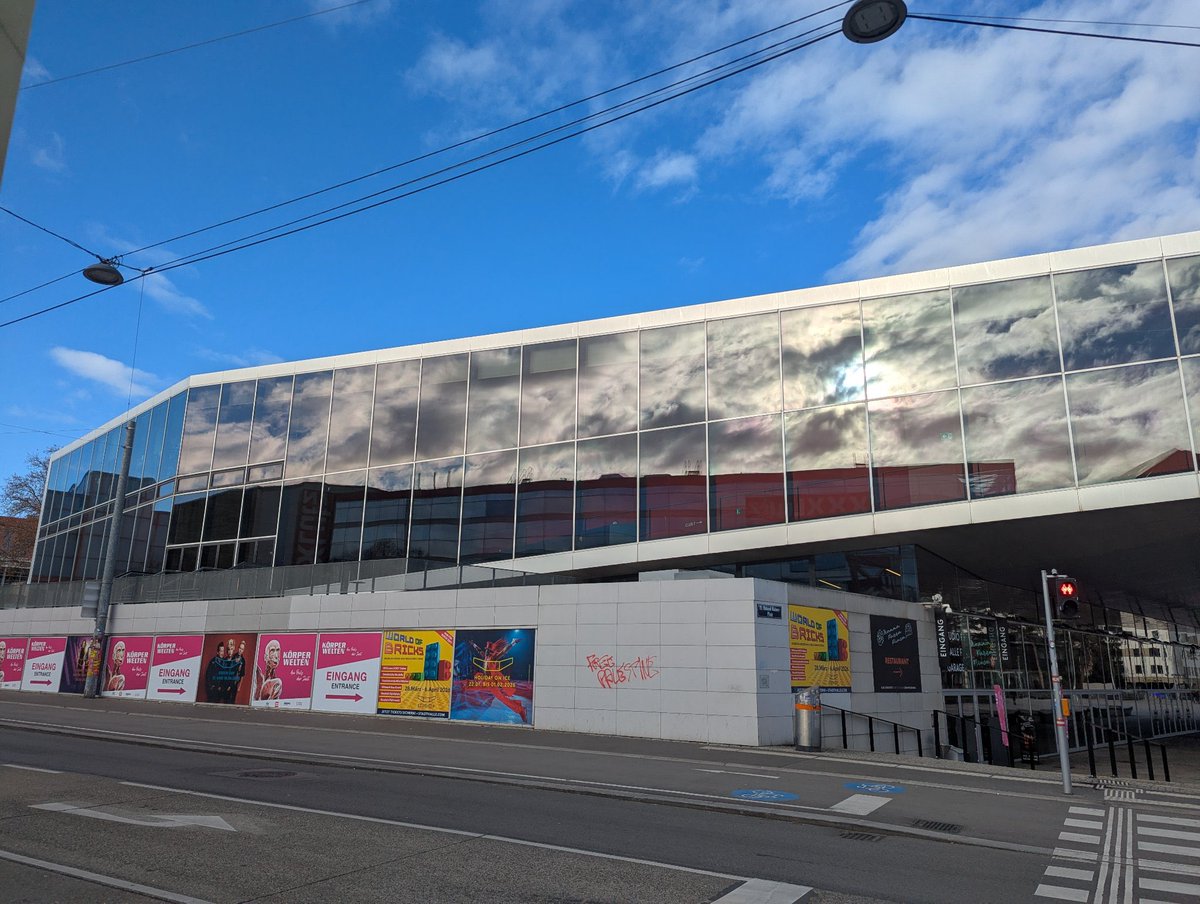 2026 Eurovision'a ev sahipliği yapacak olan Wiener Stadthalle'nin duvarına "Free Palestine" yazıldı.