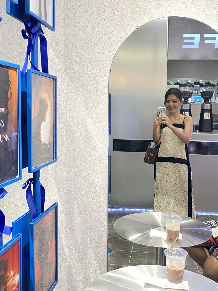 FangFang6395's tweet image. 06.12.2025 อีกวันในชีวิตที่ได้มีโอกาสมองนนท์ใกล้ๆ ตั้งใจนั่งฟัง มอง เก็บ #ความทรงจำที่แสนดี ตลอด 7 ชั่วโมง #nontfam กับนนท์อบอุ่นหัวใจมากๆ รวมถึงแฟมที่ไม่ได้อยู่ในงาน เขาก็รัก&amp;amp;ส่งกำลังใจให้นนท์ตลอดเช่นกันทั้งทีมหน้าจอและข้างล่างฮอลล์ 🤍พวกเราโชคดีจัง

#MONOSPECTRUM 
#NONTTANONT