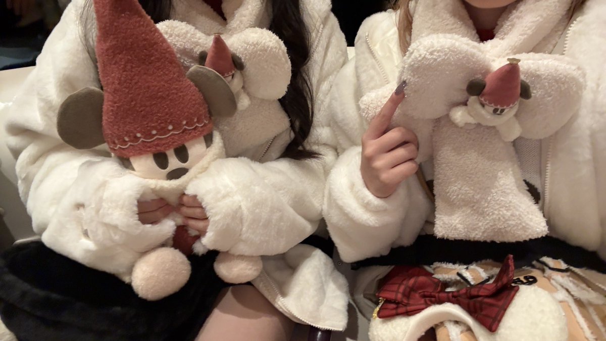 szcksc's tweet photo. テスト前なのにディズニーいってる場合では無い https://t.co/ddbsiTOJLV
