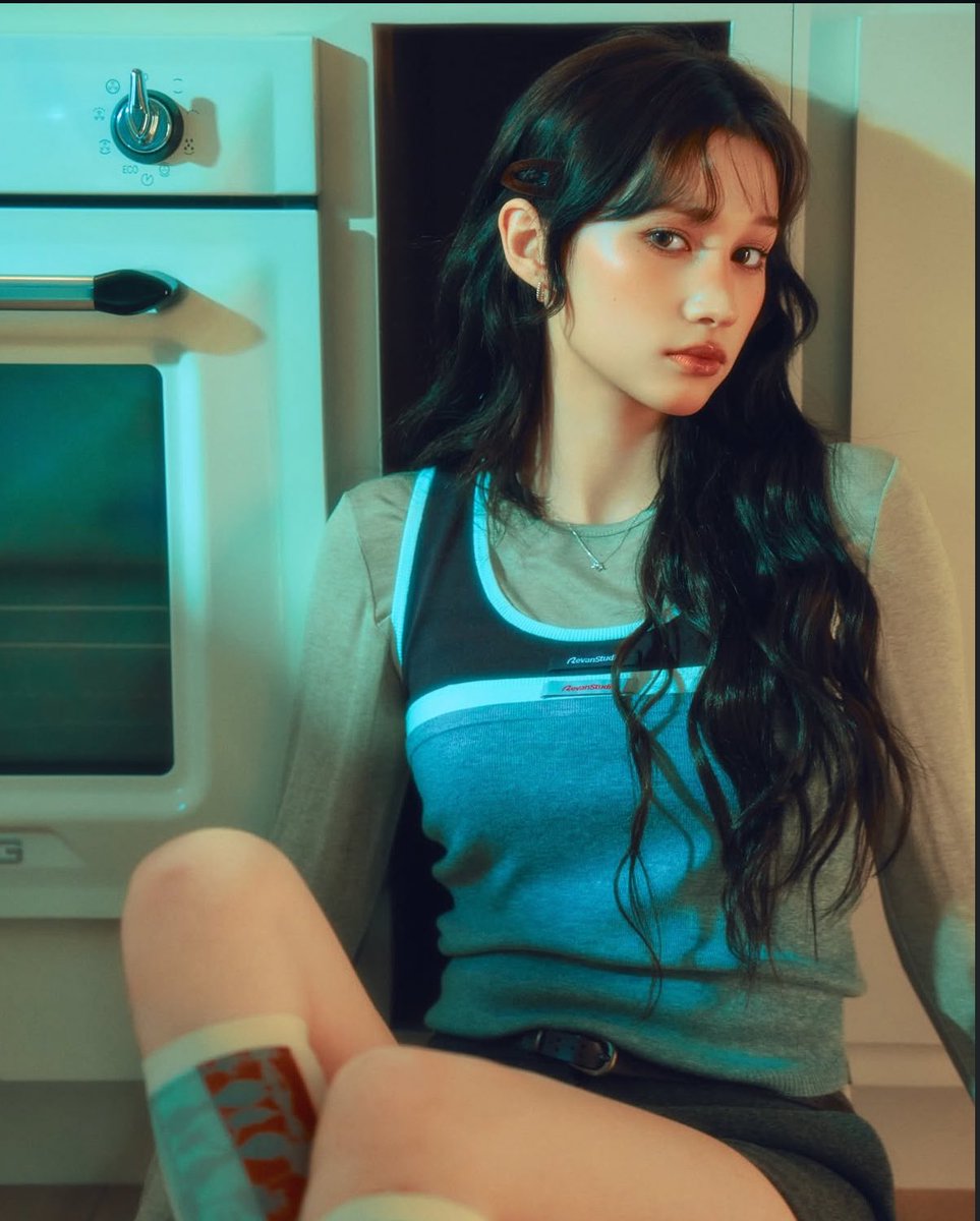 lemelight's tweet image. a random photoshoot is better than every concept photo from klap