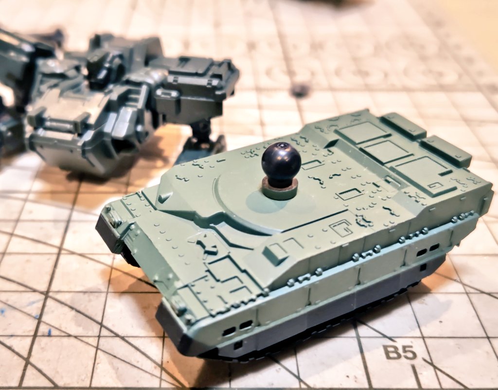 海洋堂ワールドタンクデフォルメの10式がダブったので堅盾と合体させて