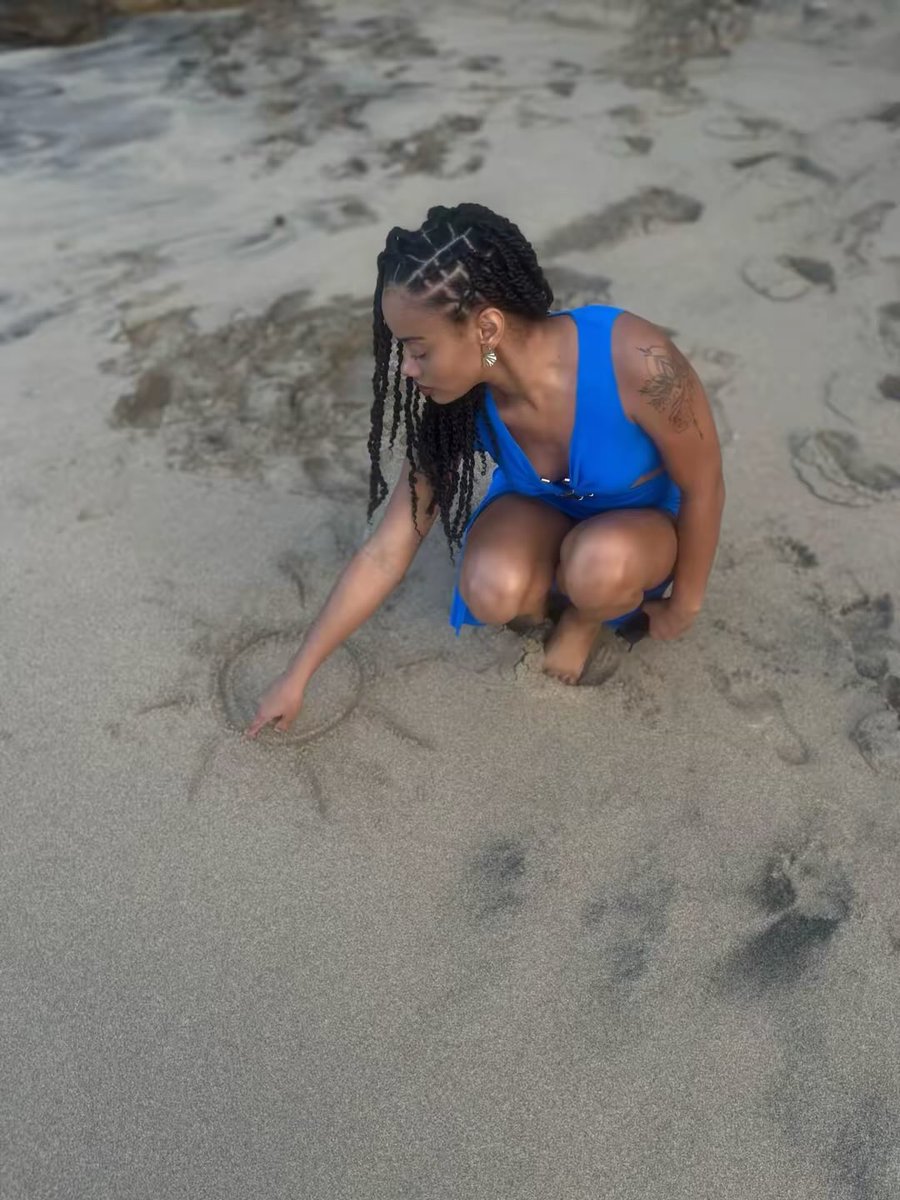 Yesterday was my birthday 💕🎂

Chasing the sun☀️