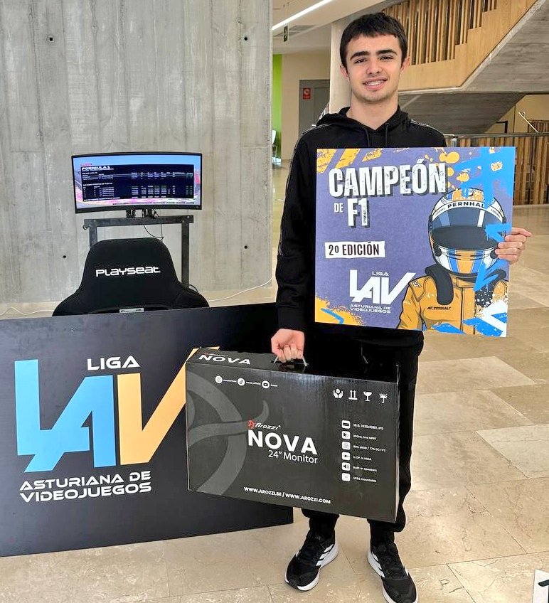 #LAV 2025 Podio F1 con Diego, Ángel y Abel.

No hay quien pueda con <a href="/Diego_Fx2/">Diego Fernández</a> que revalidó ayer su título en Lugones de mejor simracer F1 en Asturias por segunda temporada consecutiva. ¡Enhorabuena!

🏁🏁🏁