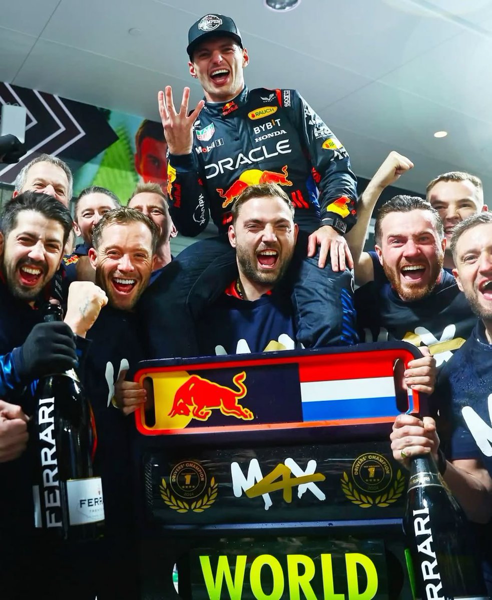 Semmieeef1's tweet image. You made history Max thats something we will never forget❤️