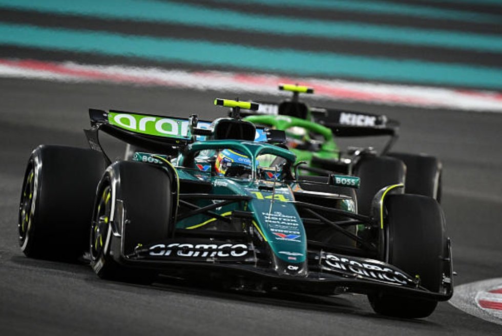 Alonso cierra la temporada 2025 con un absoluto CARERRÓN

Salió P6 y llegó P6. Ocho puntos para amarrar la séptima posición en Constructores y la décima en Pilotos.

Era un reto para ilusionistas y lo ha hecho. En 2026 queremos el truco definitivo 

🪄 Gracias por el año Fernando