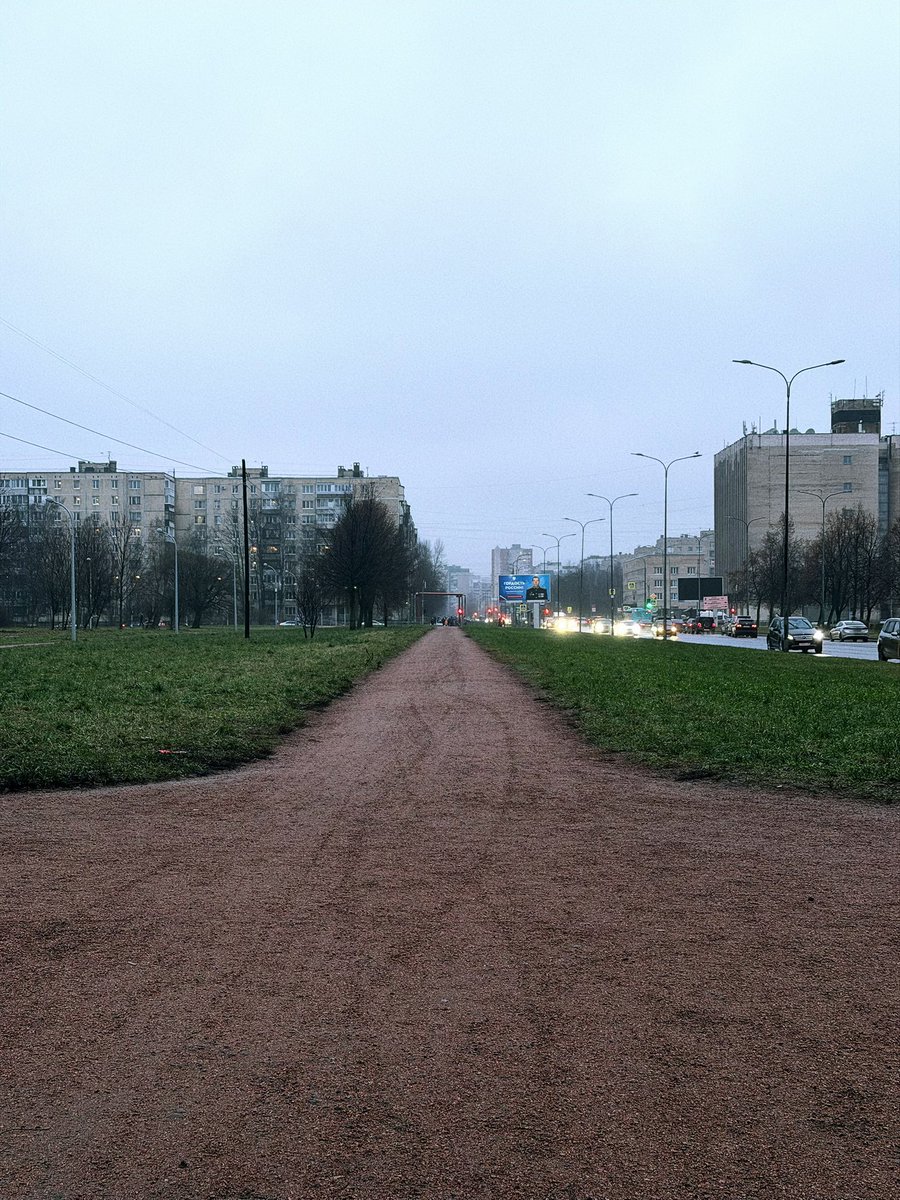 с четвертой попытки вышла и побегала: сначала шел дождь, потом снегодождь, потом снег
