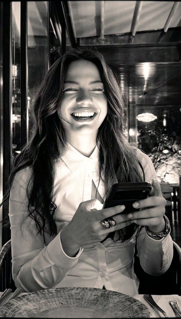 Caroline 🇧🇷 tweet media