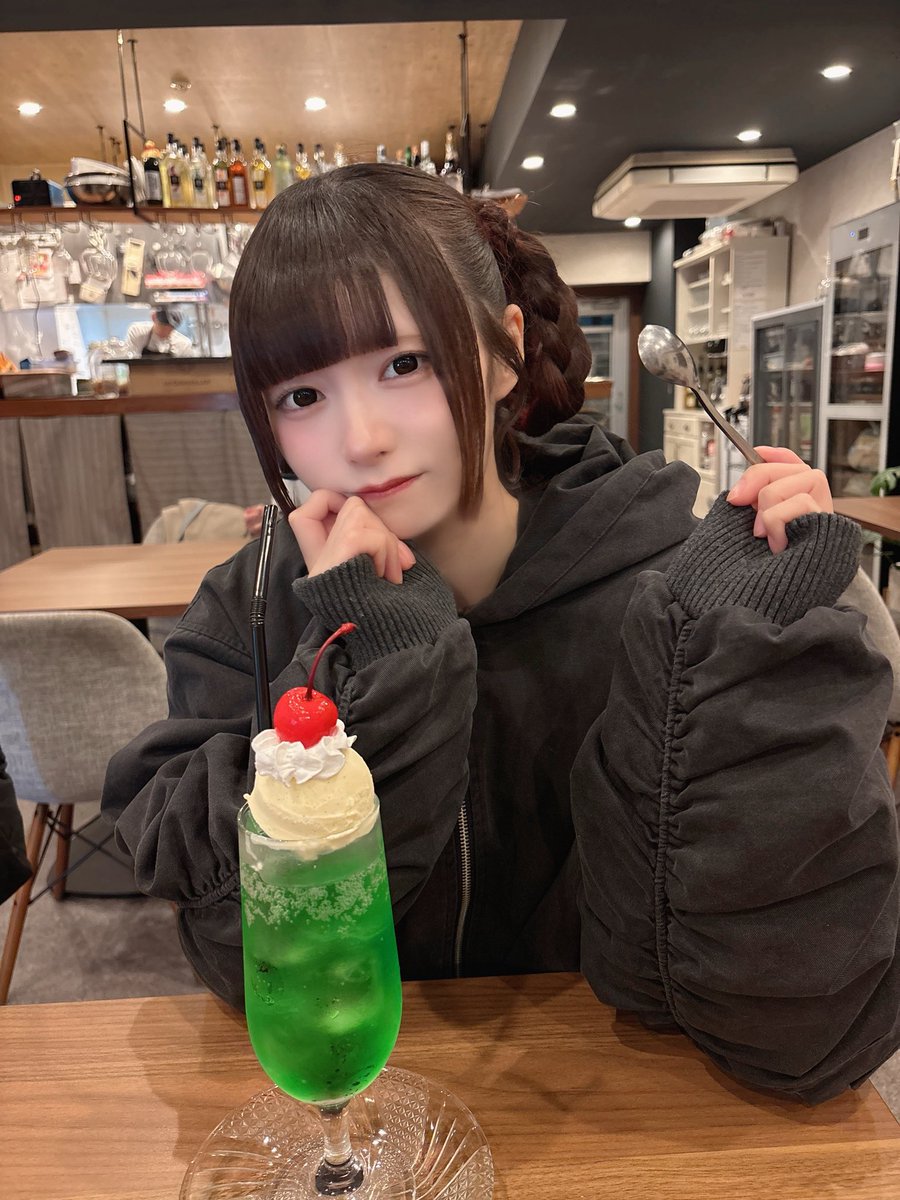 これ買おかな🤔 オレンジ🍊やし、ひなたゆまのH入ってるし。 #NANIMONO