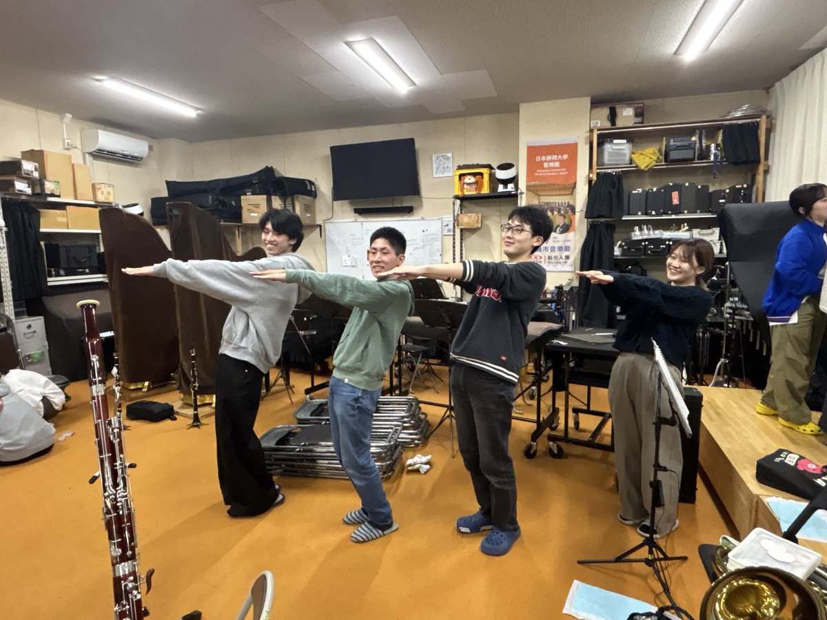 定期演奏会まであと7日🎄

本日は本番前最後のレッスンでした、😭
4年生とのレッスンもついに最後、、、

1年間の色々な思い出がよみがえってきますね、、、、🥹
1年間の集大成となる演奏会、お楽しみに、、、、、、、！😘
 #定期演奏会
 #SUWO