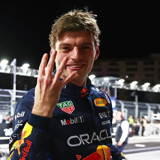 Olvidemos a Norris 

Este cabrón es tan bueno que mantuvo vivo el campeonato hasta la última vuelta y nunca tuvo el mejor auto 

El mejor del mundo actualmente, Max Verstappen 🇳🇱🐐