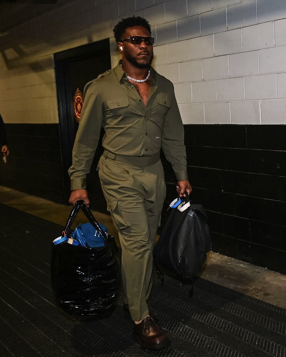 Colts's tweet image. fitted. 

RT to #ProBowlVote X @ZiggySmalls_