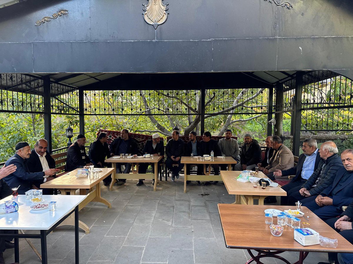 BÜNDER Bitlis Ünaldı Derneğimizin şubesi ve yukarı mahallemizin camisi sosyal aktivite alanlarımız..

Rabbim mekanını cennet eylesin Hacı Sabri Yalap amcamızın taziyesi biz ondan razıydık ,Allahta ondan razı olsun. #bünder Genel Başkanı #feyselyaksi bunderbitlis.org