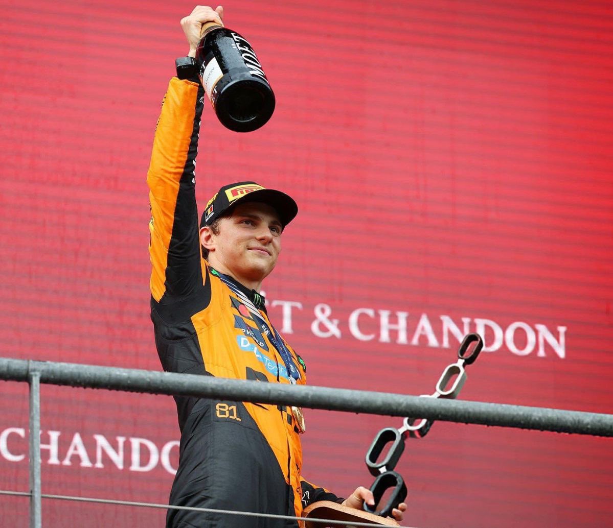 spp1astr1's tweet image. Oscar nos dio una gran temporada, su primera pole y nos dio grandes momentos. Sabemos lo que a logrado y lo que capaz de hacer y que ganará un campeonato. Proud of my boy ❤️