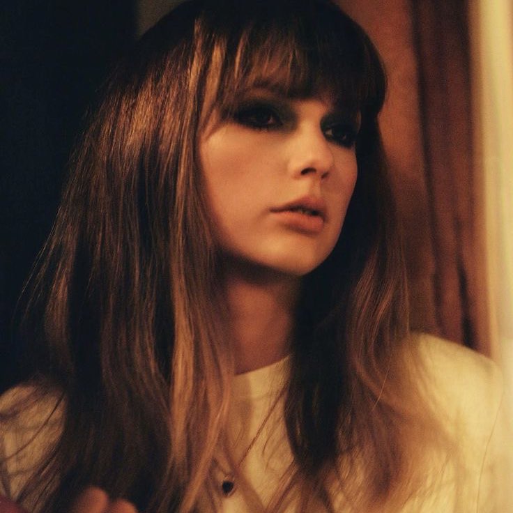 infoari's tweet photo. Ariana Grande (107.3 milhões) ultrapassa Taylor Swift e se torna a artista feminina com mais ouvintes mensais atualmente no Spotify! https://t.co/0zy0rc8Qmi
