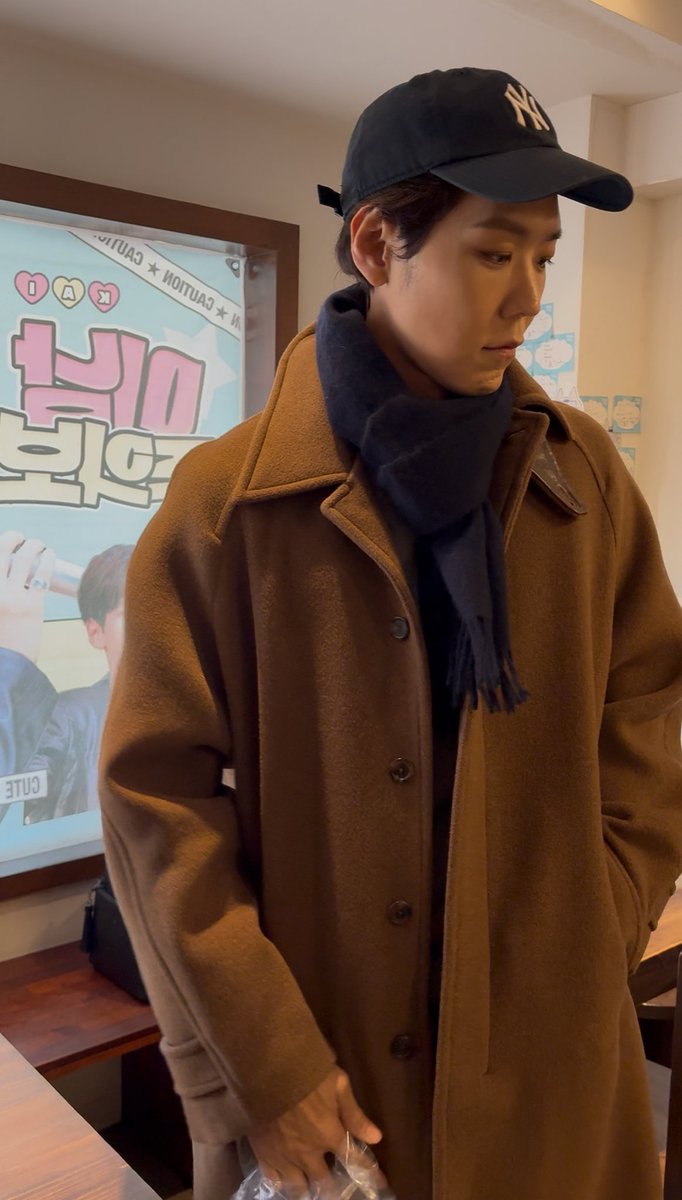 카이배우님과 매니저님 모두 차에 지갑을 두고 오시는 귀여운 이슈가 있었습니다😆