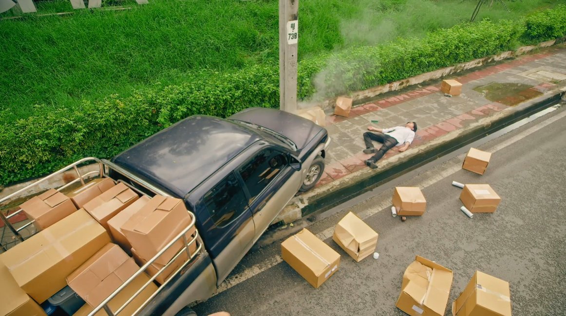 The seventh episode of Head 2 Head is a newly written plot for the TV version, thus none of the events happened in the original novel.

HEAD 2 HEAD SERIES EP7

#H2HseriesEP7